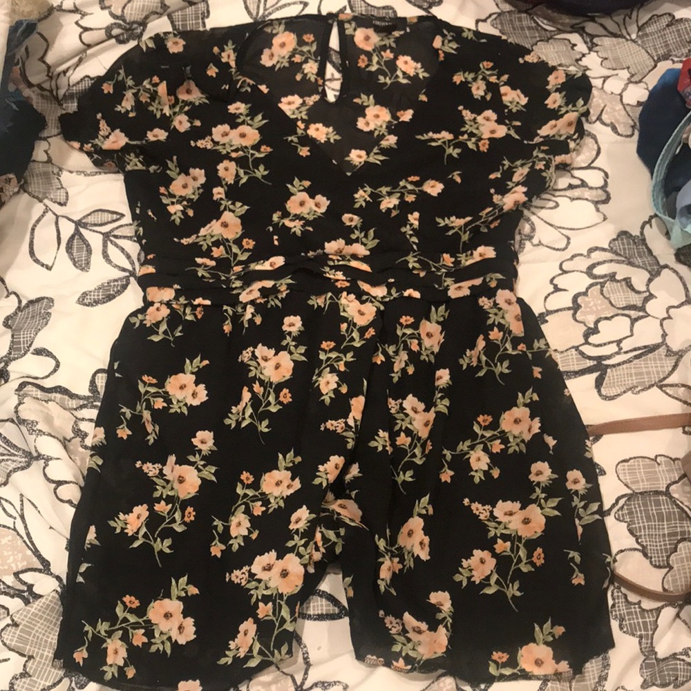 Size L Forever 21 Floral Romper